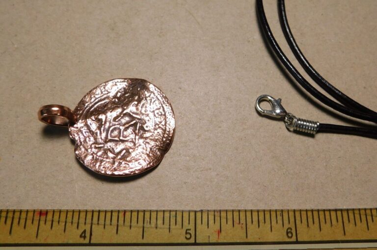 Read more about the article 1600s Spain Spanish King Philip IV coin made into a unique pendant necklace !!