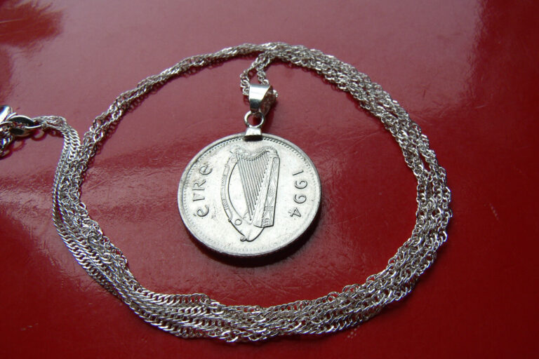 Read more about the article 1994 IRELAND HARP IRISH CELTIC LUCK coin Pendant on a 28″ Silver Wavy Chain