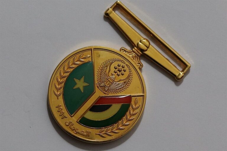 Read more about the article 🧭 🇦🇪 1993 United Arab Emirates Peacekeeping Somalia Order Medal Badge Ultr