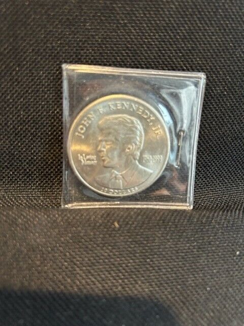 Read more about the article 2000 Liberia $10 Coins John F. Kennedy Jr. 1960-1999 “In Loving Memory”