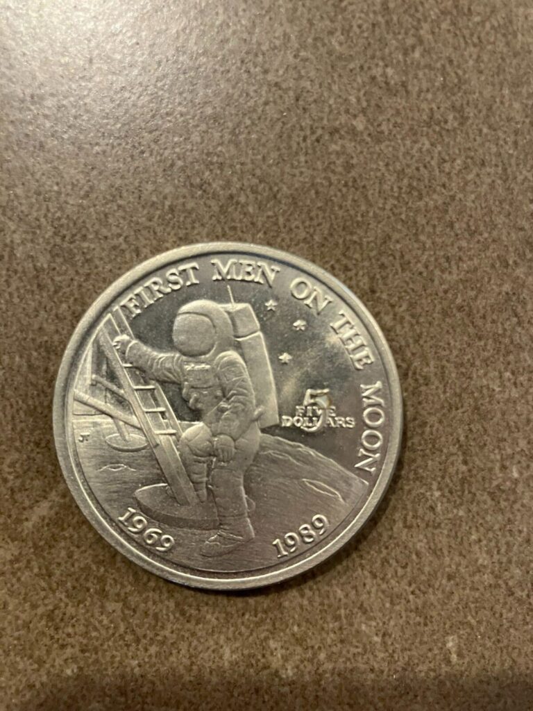 Read more about the article first man on the moon five dollar coin 1989 (republic of the marshall islands) 