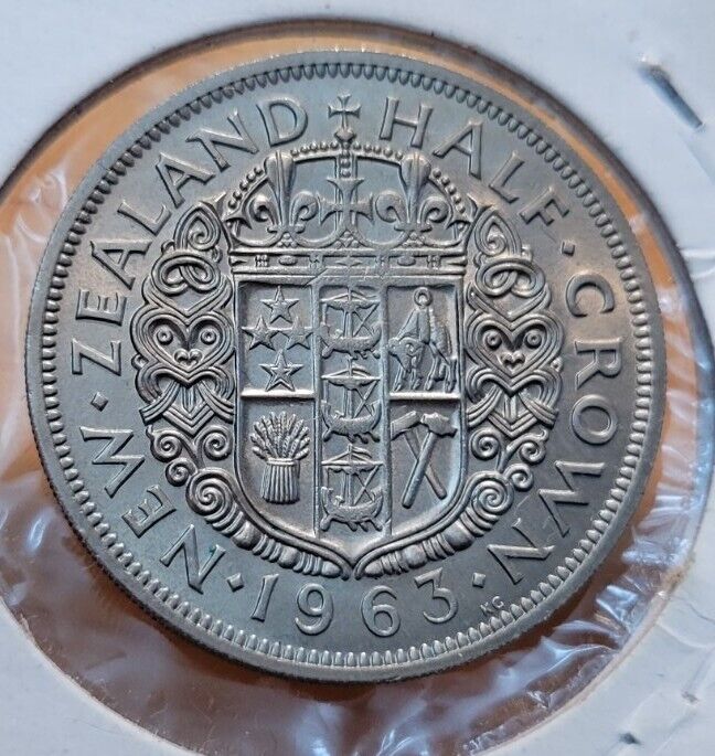 Read more about the article 1963 (BU)  New Zealand Half Crown  World Coin