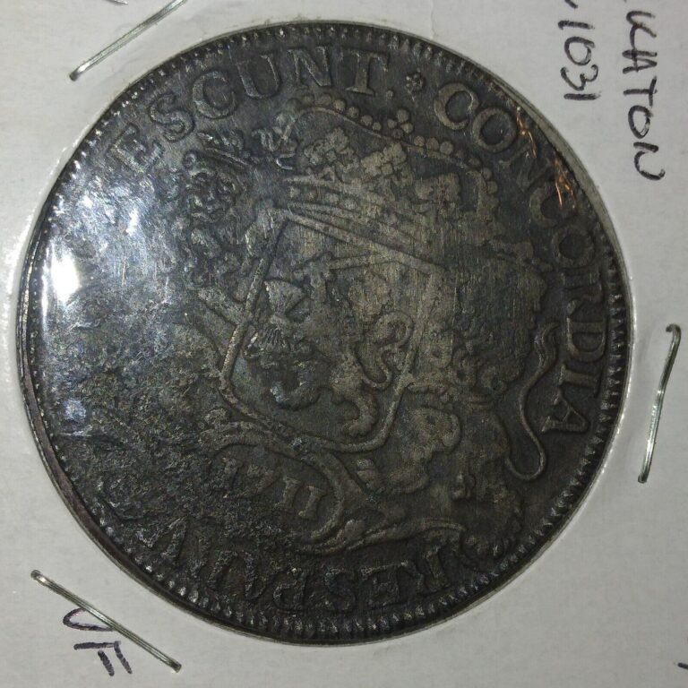 Read more about the article utrecht dukaton Large Dutch silver coin.  never cleaned knight on horse and lion