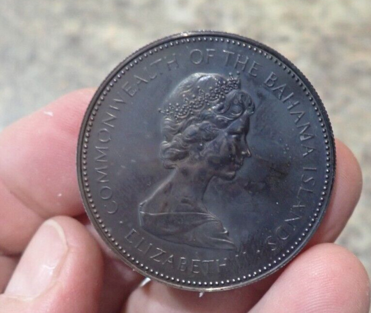 Read more about the article 1971 Bahamas Islands Coin 2 Dollar Queen Elizabeth Flamingos LTB