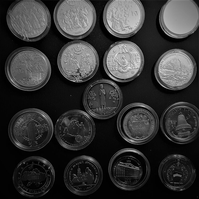 Read more about the article Lot of Ukrainian coins…plus bonus ukrainian coin