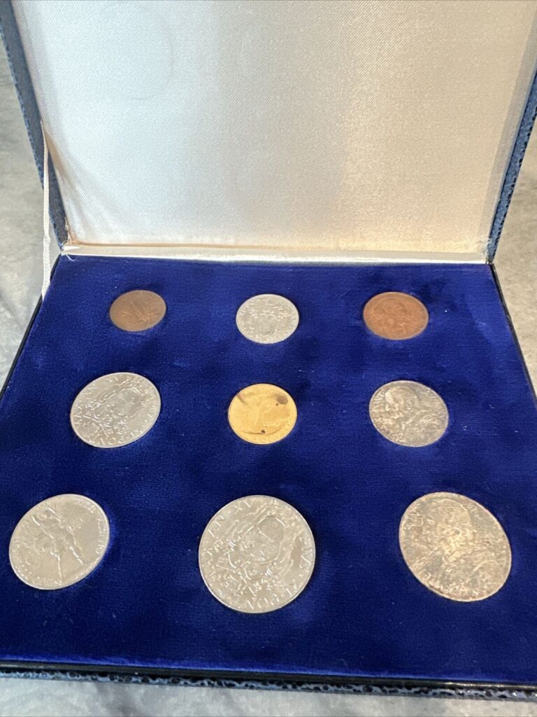 Read more about the article 1836 Vatican City mint set  all coins included  gold  silver  and original case.