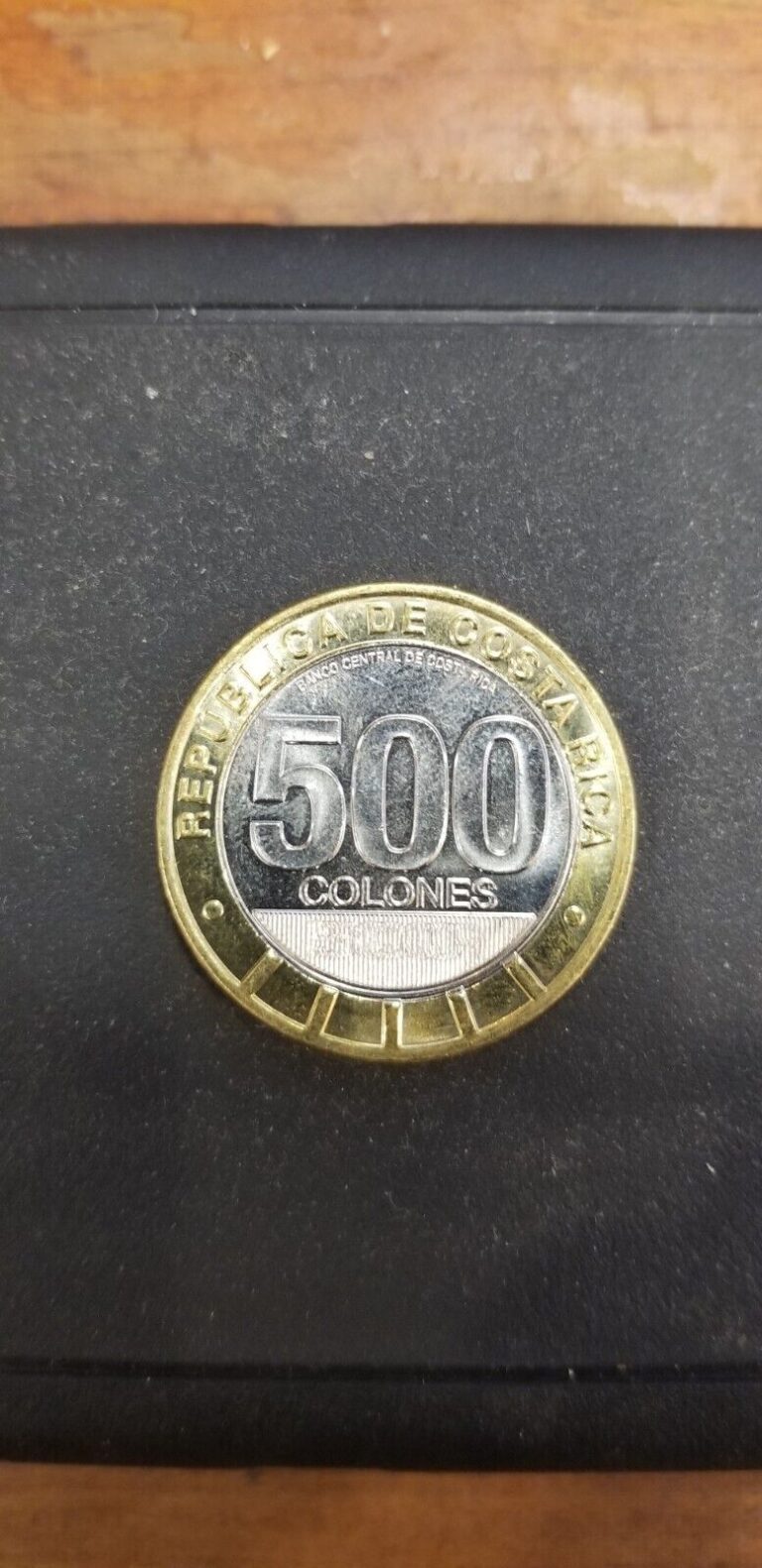 Read more about the article COSTA RICA 500 COLONES COIN BICENTENARIO