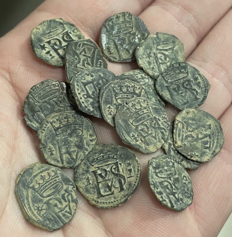 Read more about the article RARE 1500s Spanish Colonial Silver Coin Old Pirate Golden Era Castle and Crown