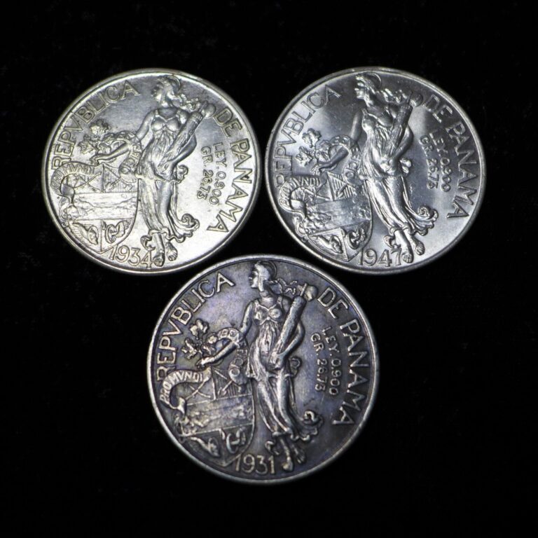 Read more about the article Lot of (3) 1931  1934  1947  Panama 1 Balboa Large Silver Crown Coins.