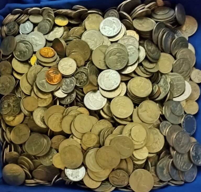 Read more about the article Big New Zealand Lot: Over 2 100 Coins  Face Value NZD 233.30  inc. Older Coins