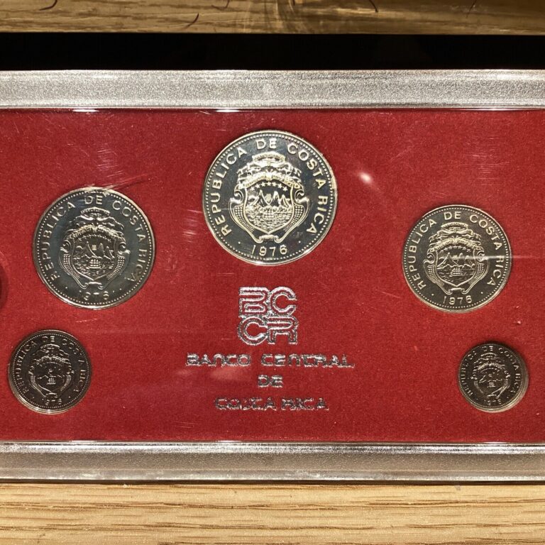 Read more about the article 1976 COSTA RICA – OFFICIAL PROOF SET (5) – RED CASE (CORNER CRACK) – VERY RARE!
