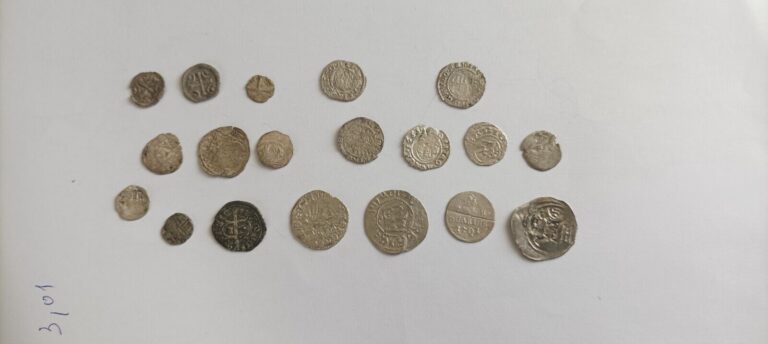 Read more about the article Lot 19  silver medival Hungary coins