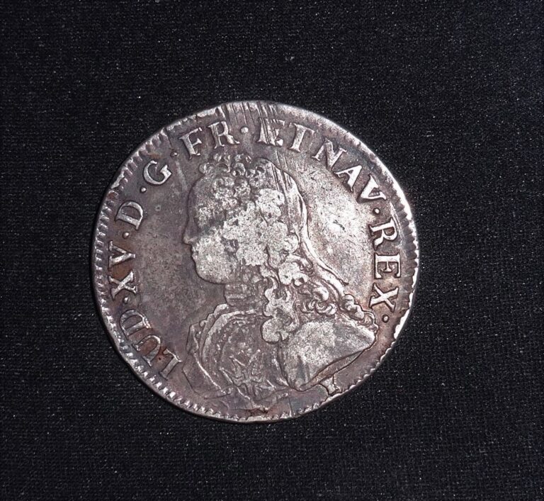 Read more about the article FRANCE   ECU  1728 large silver thaler ORIGINAL