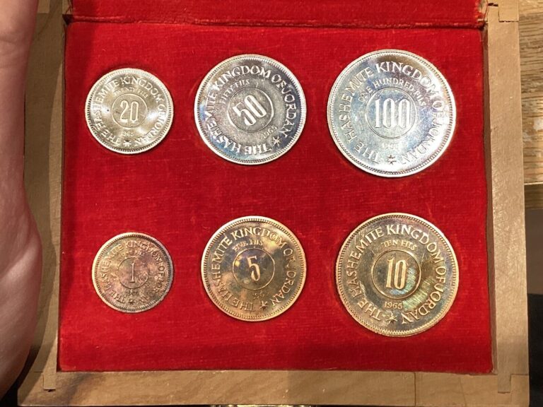 Read more about the article 1965 Jordan Proof Set Wood Box.    Box Is Breaking
