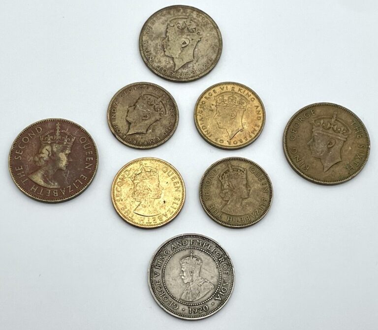 Read more about the article Old Jamaica Lot of Pennies and Half Pennies George V George VI and Elizabeth II