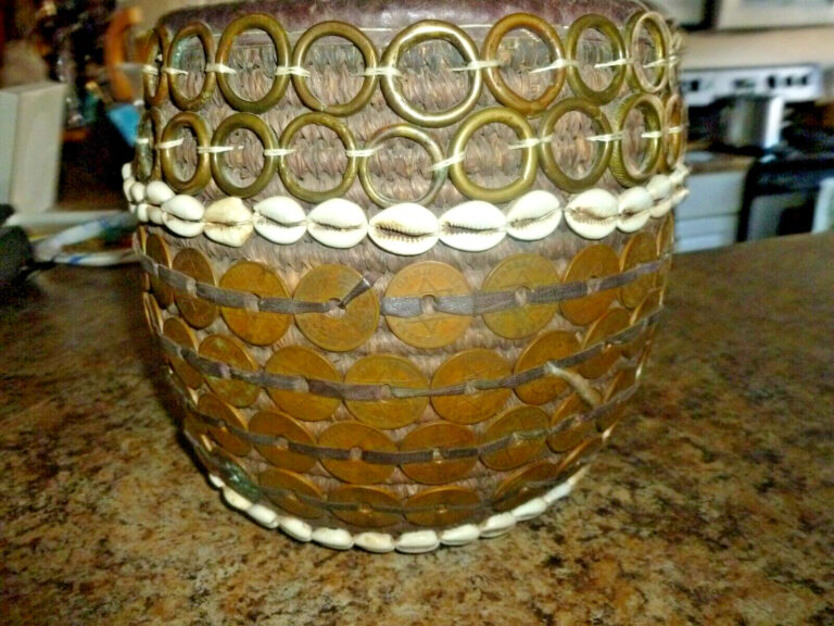 Read more about the article Antique Yoruba African Tribal Basket Cowrie Shell Leather Coins Nigeria LARGE