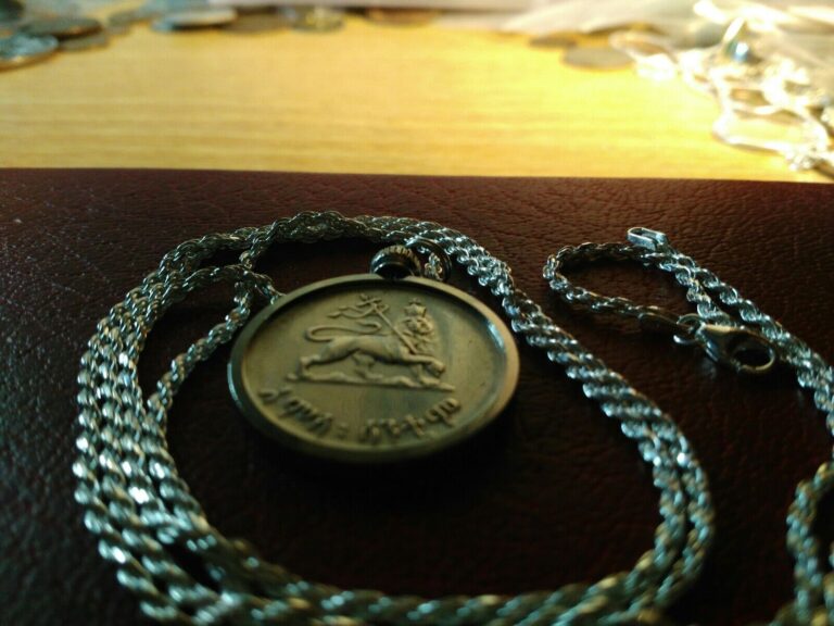 Read more about the article .800 Silver Hailé Selassié Lion of Judah Pendant  24″ Italian Silver Rope Chain