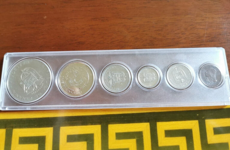 Read more about the article Panama Mint 6 Coins Collector Set in Hard Plastic Holder 1983  2016  2008  2001