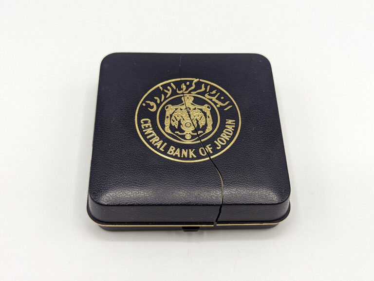 Read more about the article 1980 Central Bank of Jordan Sterling Silver 10 Dinars in Original Display Box
