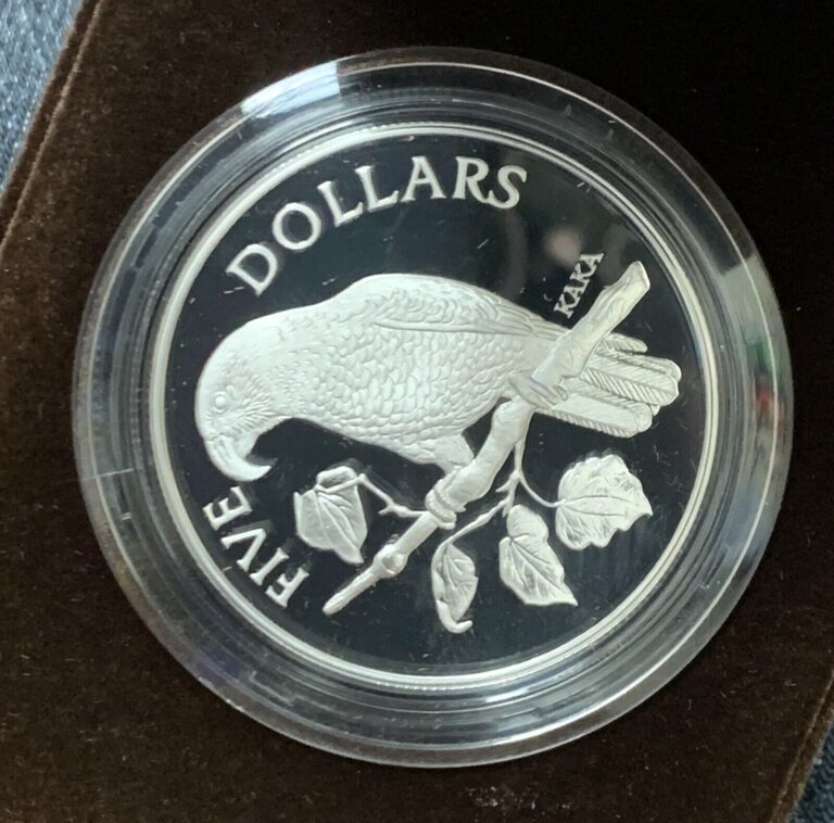 Read more about the article 1996  New Zealand SILVER Proof BUSH PARROT $5 COA