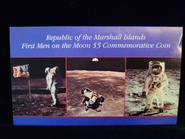 Read more about the article 1989 Marshall Islands $5 First Men on the Moon | Sealed/OGP