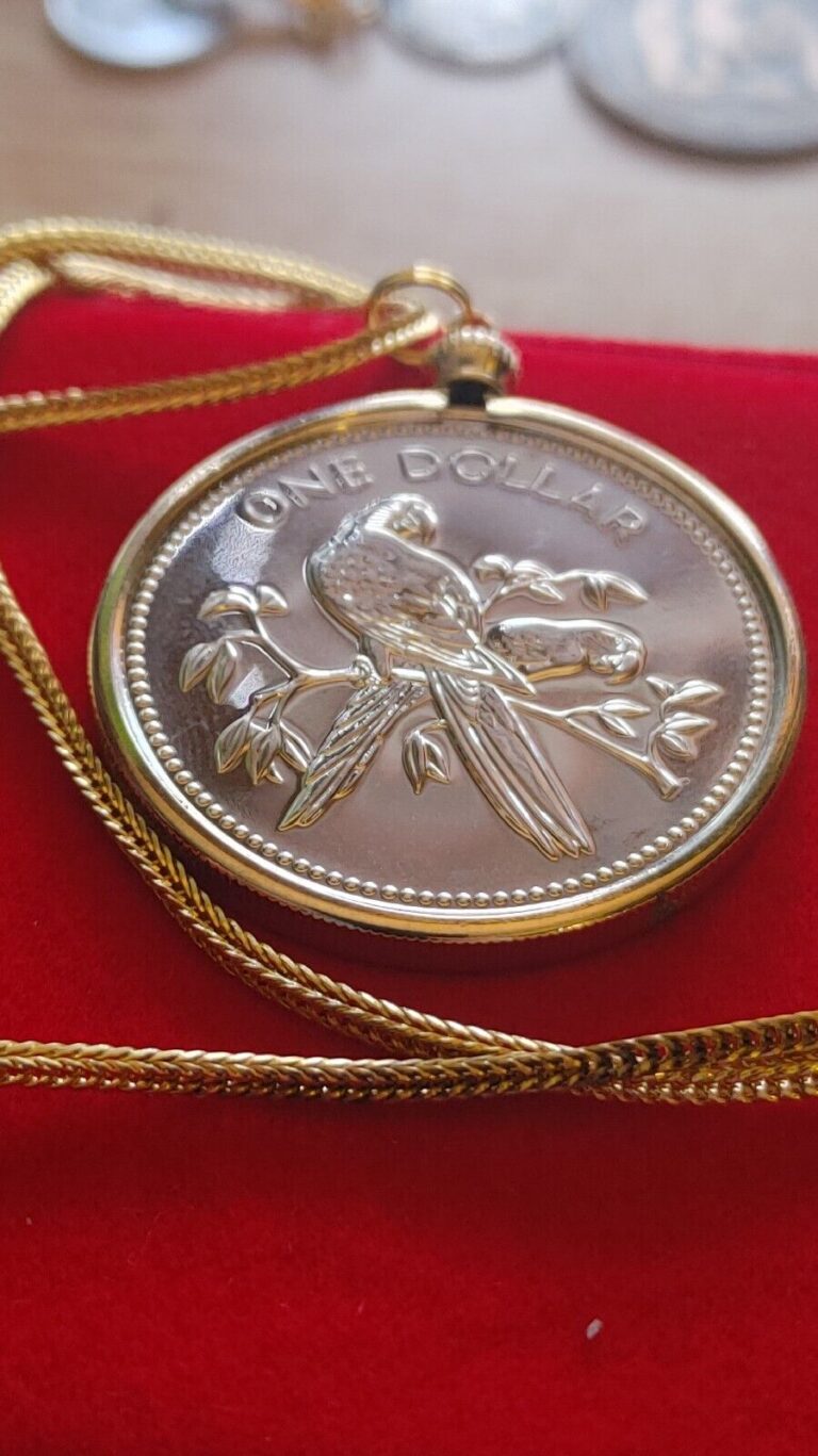 Read more about the article Gem 1979 Belize Scarlet Macaw Parrot Coin Pendant w  18″ 925 18kgf Foxtail Chain