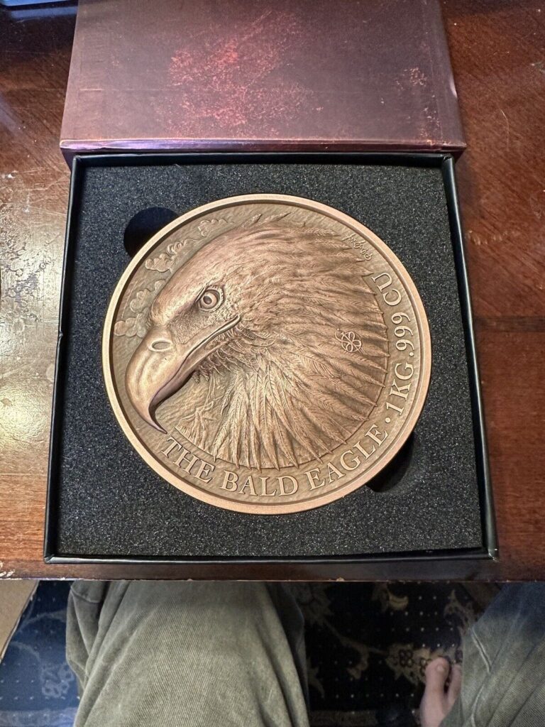 Read more about the article 2022 Benin Bald Eagle 1 Kilo .999 Copper Antiqued Coin – Only 2 022 Minted