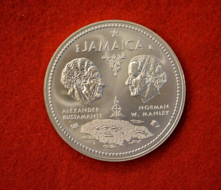 Read more about the article Jamaica 10 Dollars 1972-BU Big silver crown-Independence-#2124