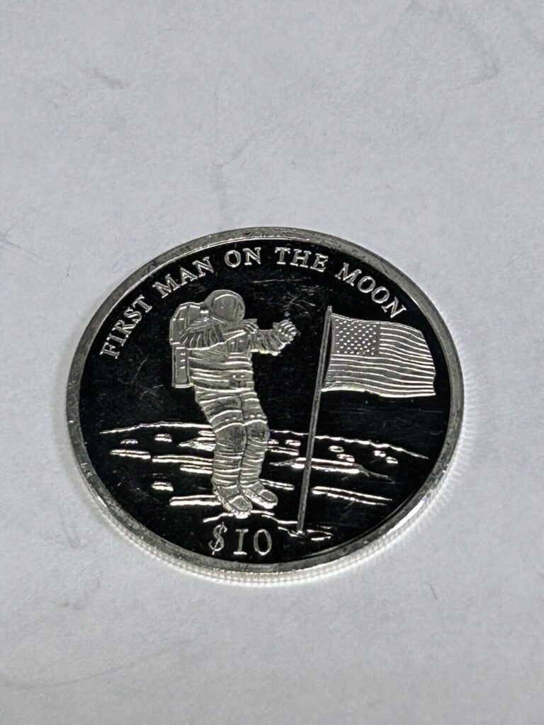 Read more about the article 2000 SILVER $10 of Liberia FIRST MAN ON THE MOON SILVER COIN