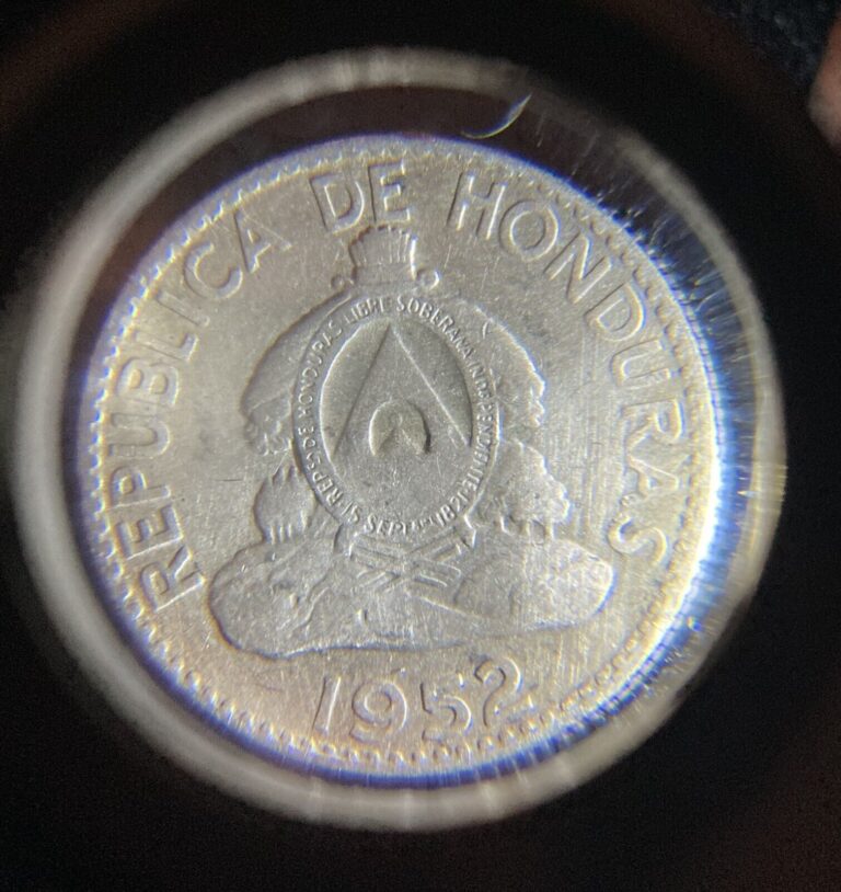 Read more about the article 1952 Honduras 20 Centavos Silver Coin
