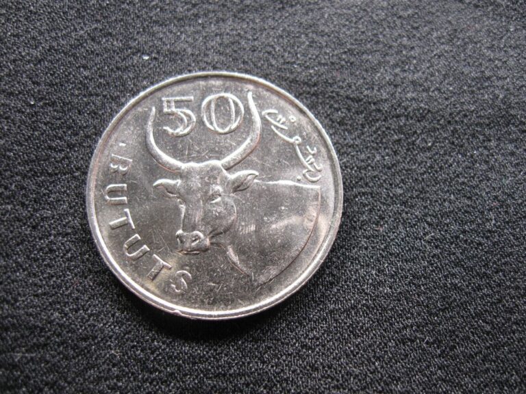 Read more about the article old world coin GAMBIA Africa 50 bututs 1971 KM12 “Ox” (82)