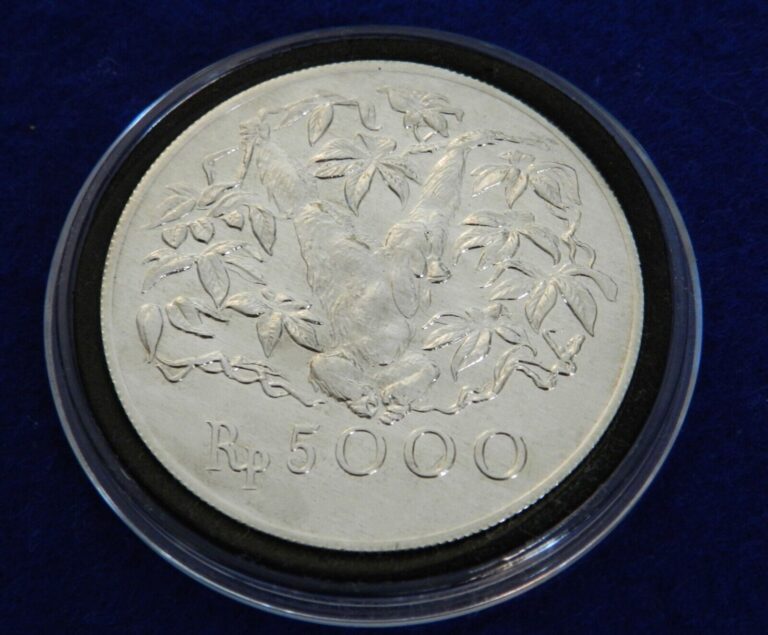 Read more about the article 1974 Indonesia 5000 Rupiah – Beautiful Silver Orangutan with COA – See PICS