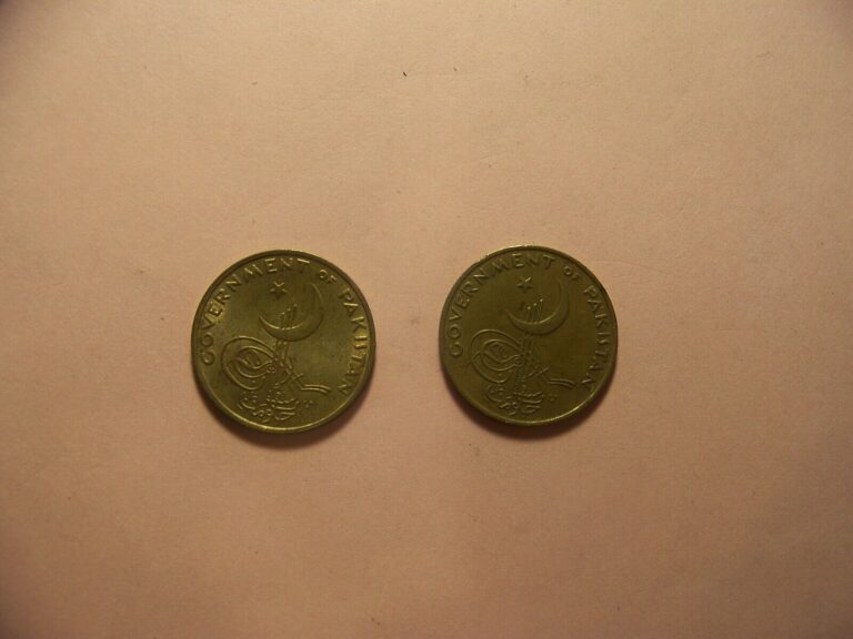 Read more about the article PAKISTAN  ONE PICE  1957 and 1959  CRESCENT AND STAR ABOVE TUGHRA   LOT OF 2 COINS