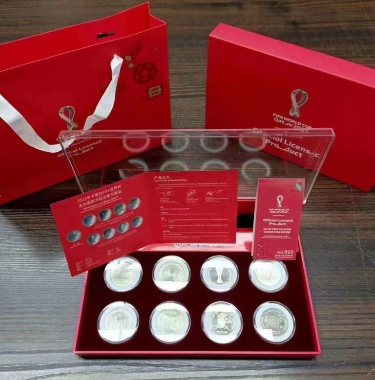 Read more about the article 2022 Official authenti Qatar World Cup commemorative coin set 8 coins， UNC