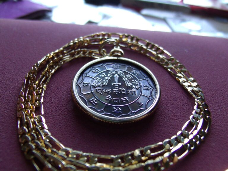 Read more about the article 1973 Nepal Coin Pendant 24″ Gold Filled Chain ^ Trident of Shiva and Sword of Kali