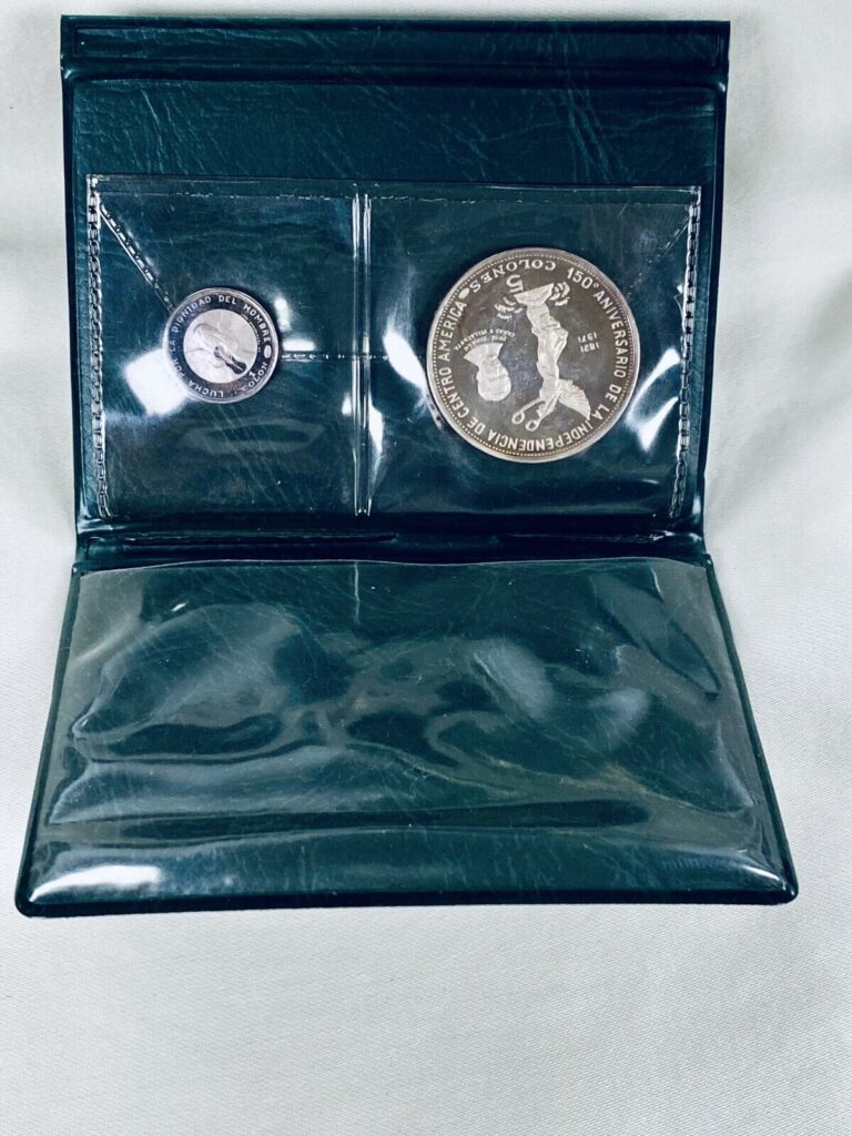 Read more about the article El Salvador 1971 Silver 2 Piece Proof Set- 5 and 1 Colones