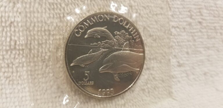 Read more about the article 1993 Marshall Islands  $5 Commemorative Common Dolphin Coin