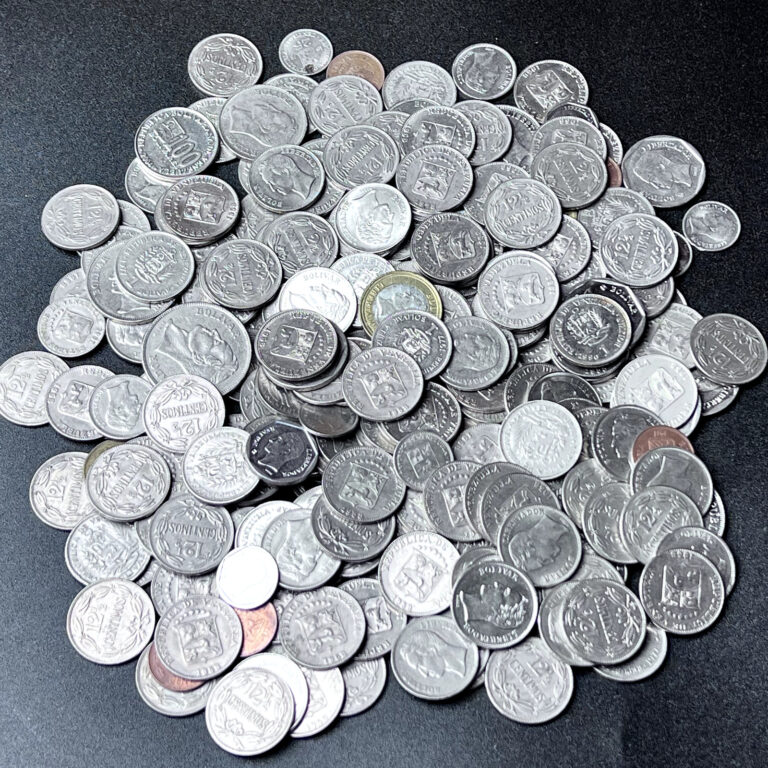 Read more about the article Venezuelan Coins 🇻🇪 100 Random Coins from Venezuela  a Coin Collection Lot!