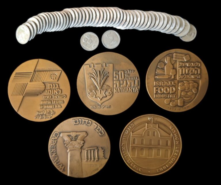 Read more about the article Lot Of (5) Bronze Medals Of The State Of Israel + (50) Israel 5 Arogot Coins