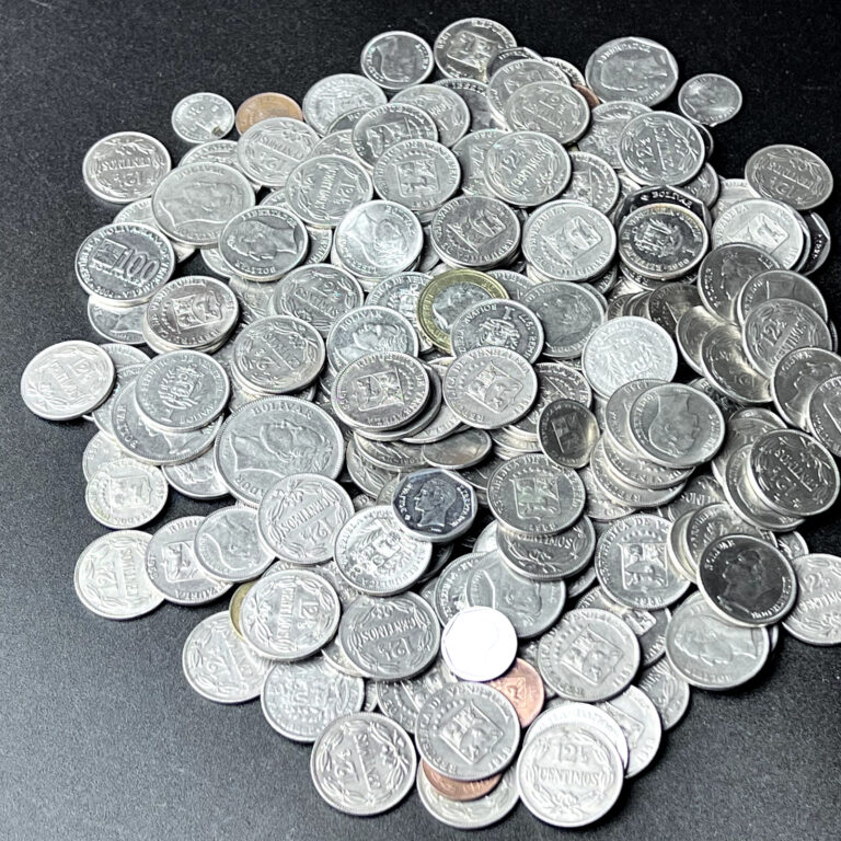 Read more about the article Venezuelan Coins 🇻🇪 1 KG of Random Coins from Venezuela  a Lot of ~200 Coins!