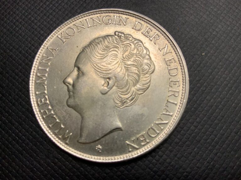 Read more about the article Vintage 1944 2 1/2 Gulden Wilhelmina Koningin Der Nederlanden Silver Coin