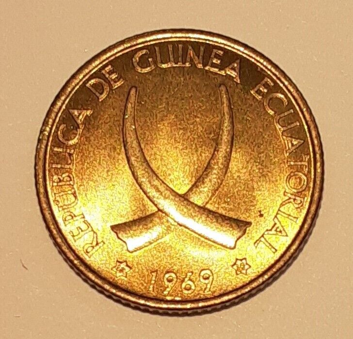 Read more about the article 1969 Equatorial Guinea 1 Peseta One Year Type Coin – Elephant Tusks  UNC/Toned