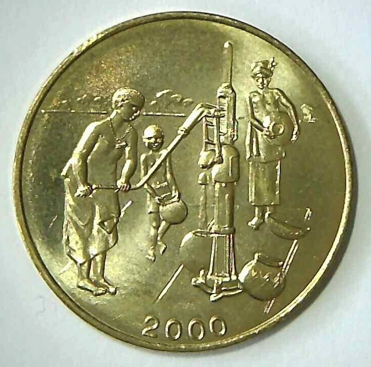 Read more about the article 2000 West African States 10 francs Coin Mali Africa People getting water