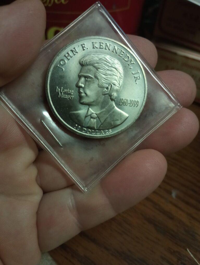 Read more about the article 2000 Liberia $10 John F. Kennedy Jr. Coin Very Nice!