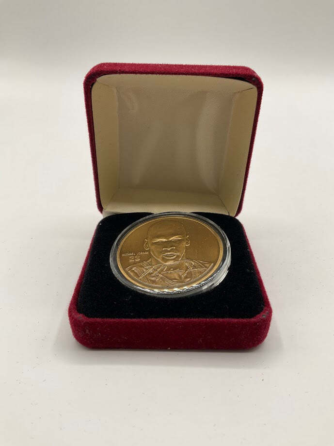 Read more about the article Michael Jordan The Highland Mint Bronze Mint Coin