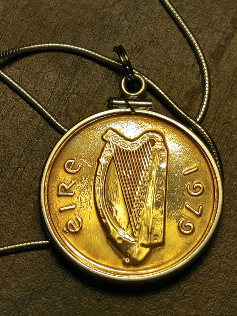 Read more about the article 1979 IRELAND COIN KELLS PENDANT 28″ 925 STERLING SILVER CHAIN. 27mm W Gift Box