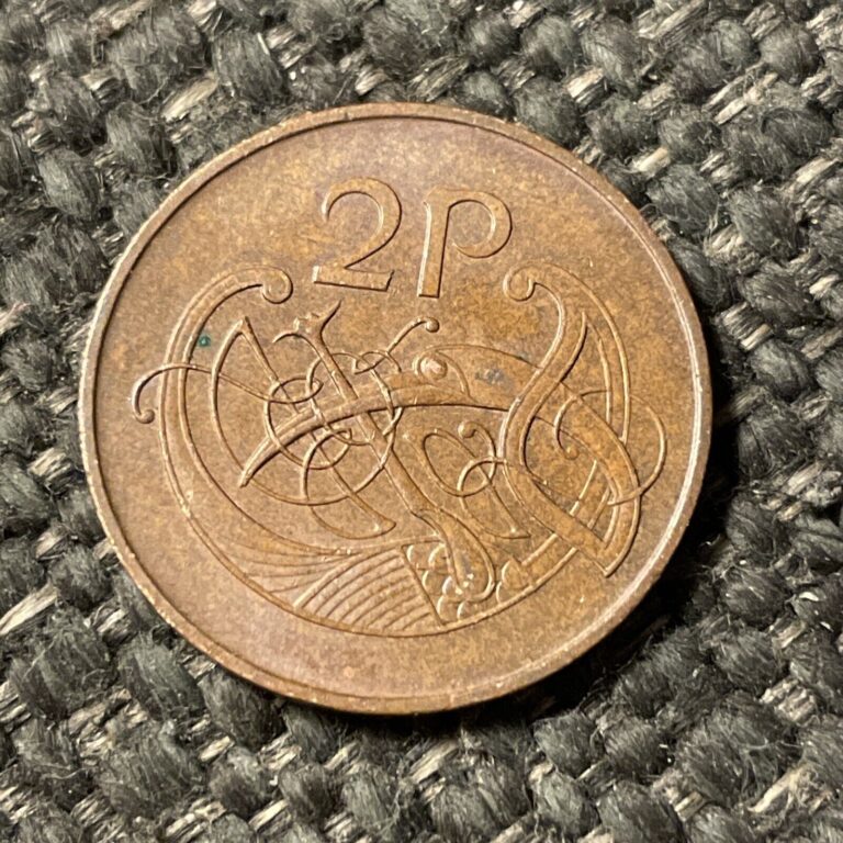 Read more about the article 1971 Ireland Eire 2 Penny coin. Irish Harp. Styalised Bird.