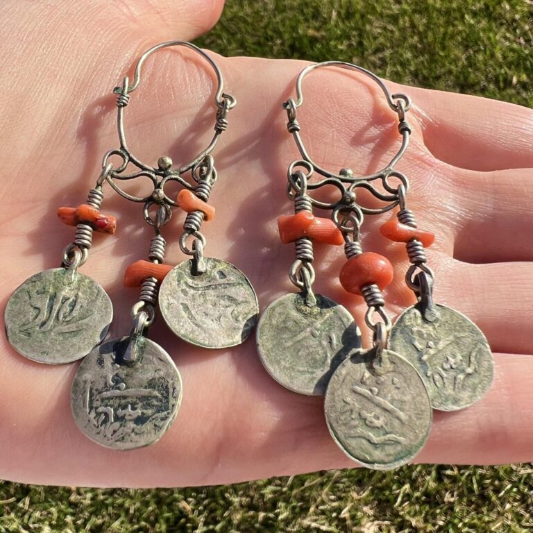 Read more about the article Antique Ethnic Bedouin Yemen Silver Brass Coins and Coral Handmade Earrings 10 gr