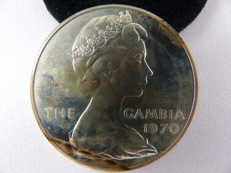 Read more about the article 1970 Gambia 8 Shillings Silver Proof Coin – Hippopotamus (1)