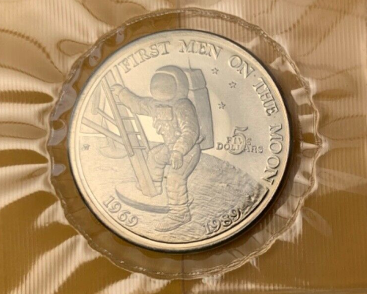 Read more about the article First Men on the Moon  1989 $5 Commemorative Coin – Marshall Islands